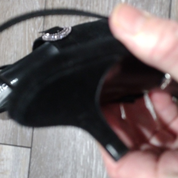 Violeta black suede kitten heels. Size 6.5 NWOT - Picture 5 of 10